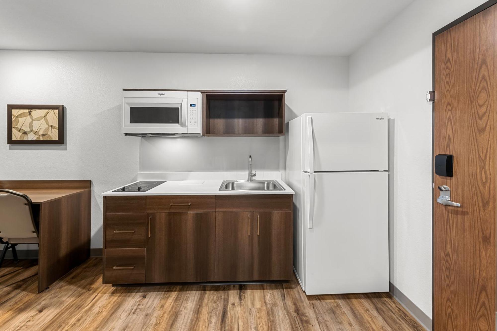 Woodspring Suites Kansas City Airport Bagian luar foto