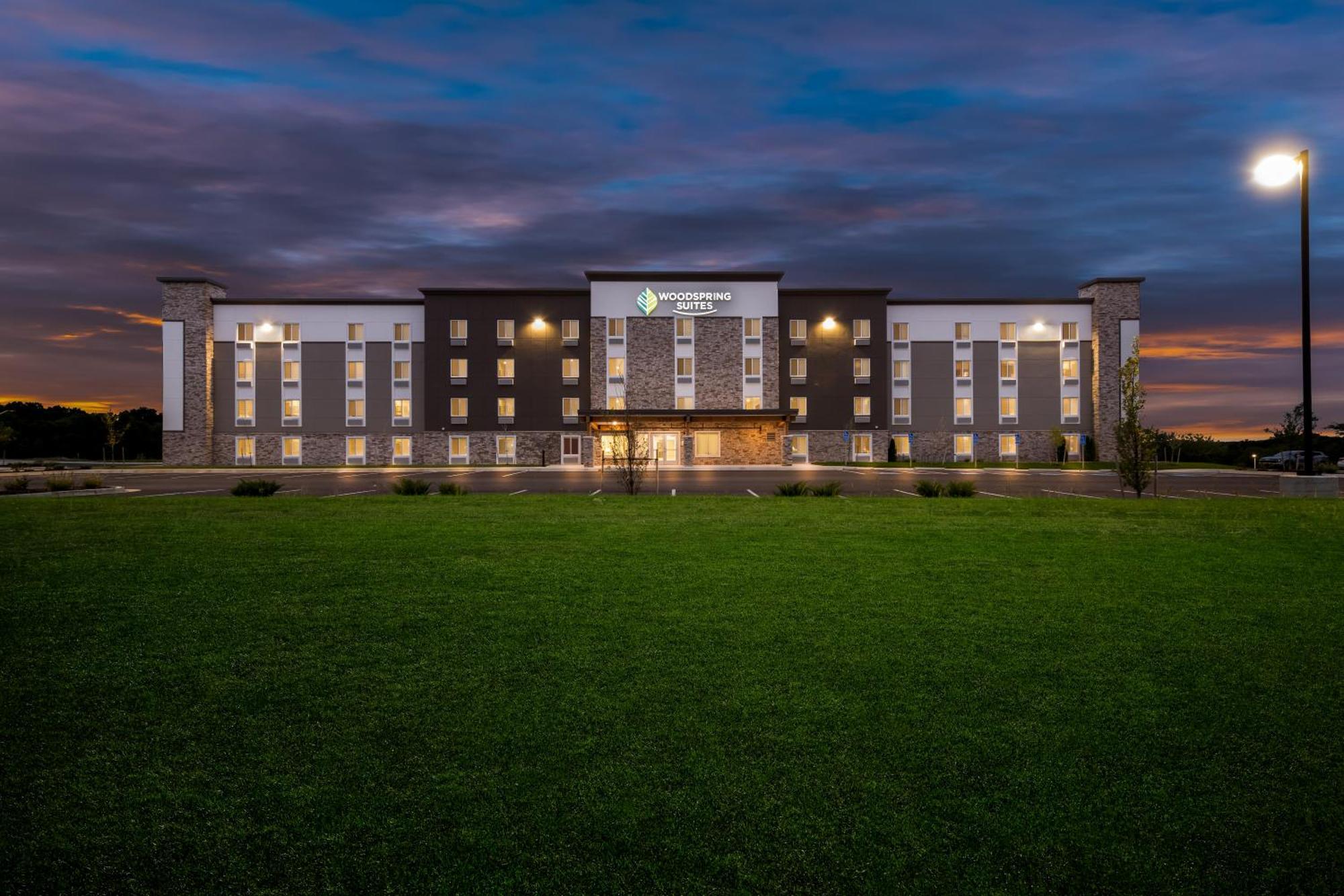 Woodspring Suites Kansas City Airport Bagian luar foto