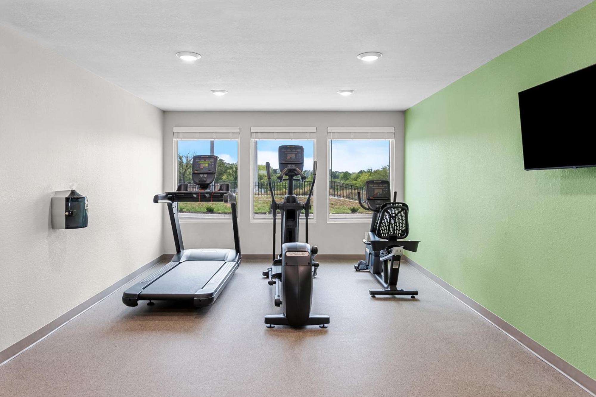 Woodspring Suites Kansas City Airport Bagian luar foto