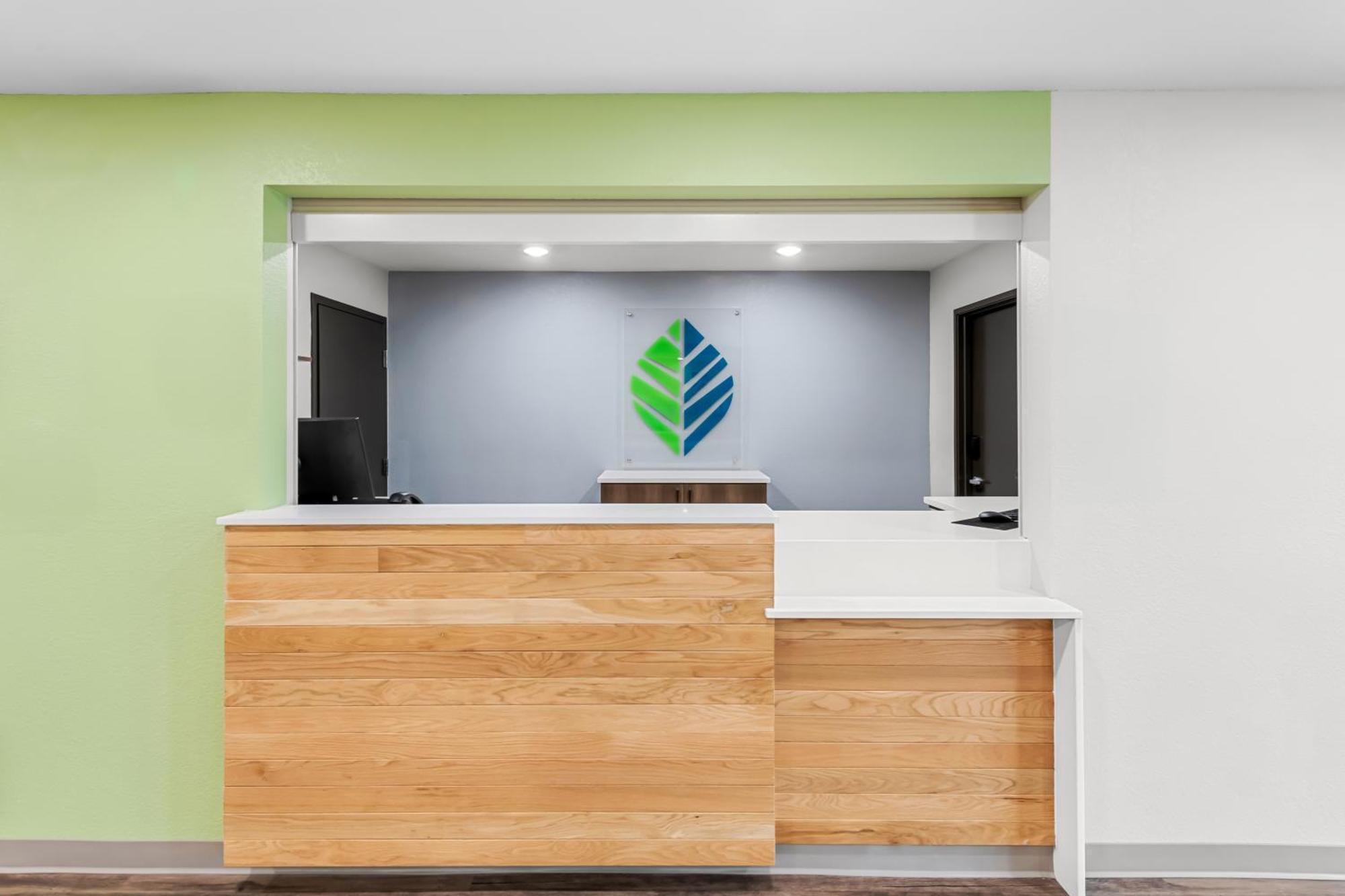 Woodspring Suites Kansas City Airport Bagian luar foto